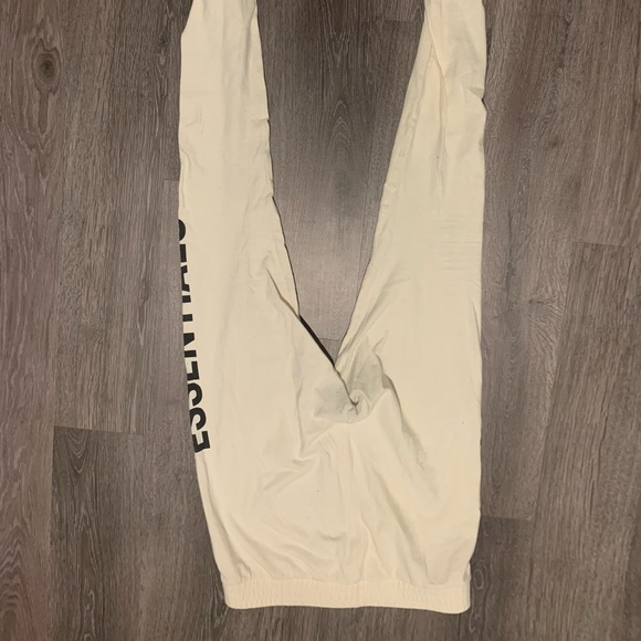 Fear of God Essentials Compression Pants Cream MD - Picture 8 of 11